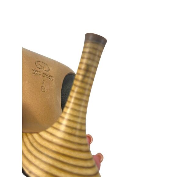 St. John Collection Italian black slingback high heels w/gold chain accents Sz 7 - Picture 13 of 16